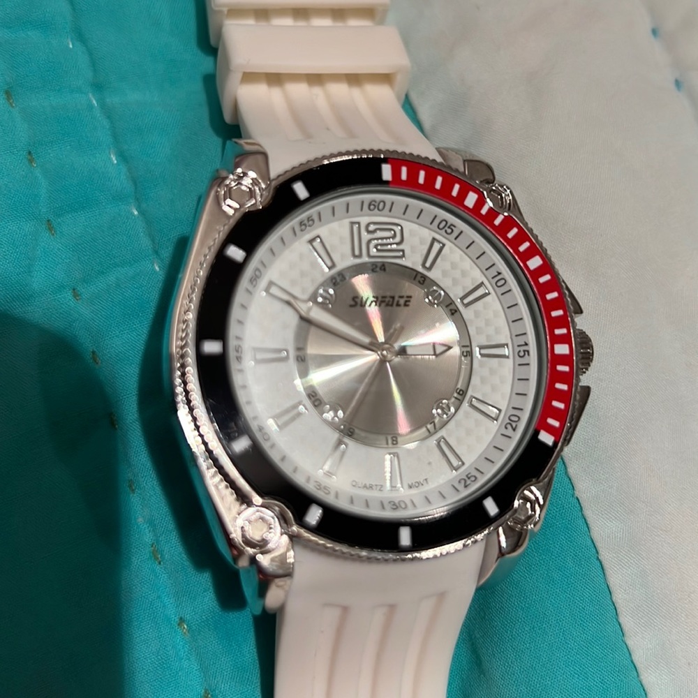 Men’s surface watch